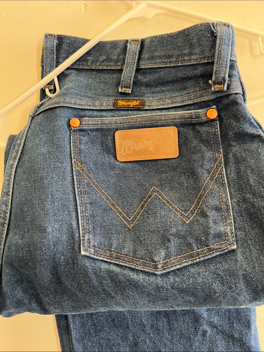 Wrangler Deep Blue Relaxed Fit Jeans - Picture 3 of 4
